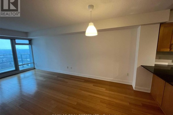 2412 - 2181 Yonge Street, Toronto, ON M4S3H7 Photo 3