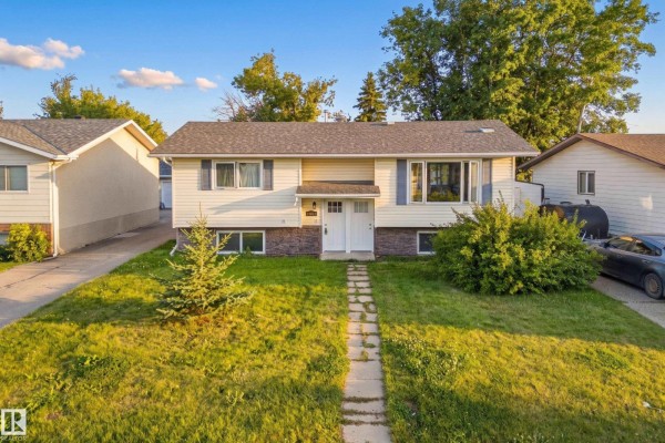 2412 80 St Nw, Edmonton