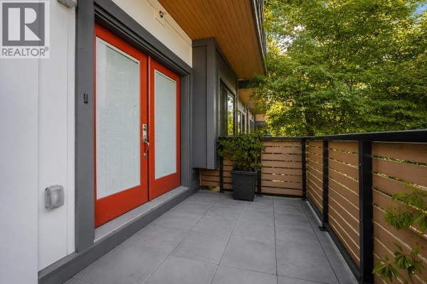 2412 Dundas Street, Vancouver, BC V5K1P6 Photo 2