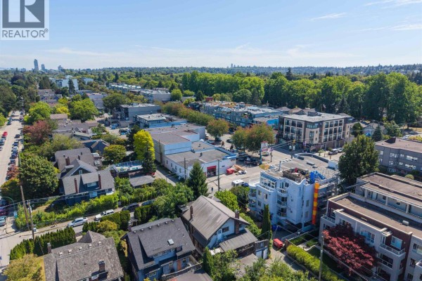 2413 Collingwood Street, Vancouver, BC V6R3L3 Photo 4