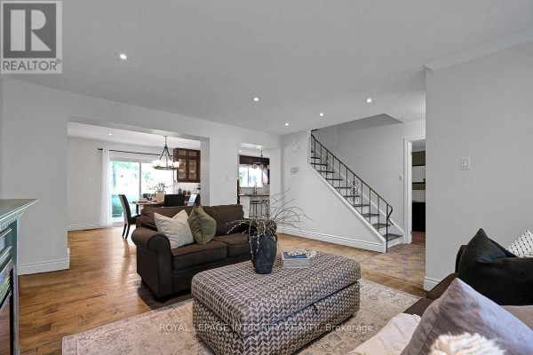 Living room - 2414 Mcgee Side Road, Ottawa, ON K0A1L0 Photo 5