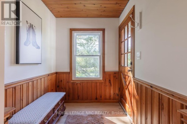 Mud room - 2414 Port Robinson Road, Thorold, ON L3B5N5 Photo 4