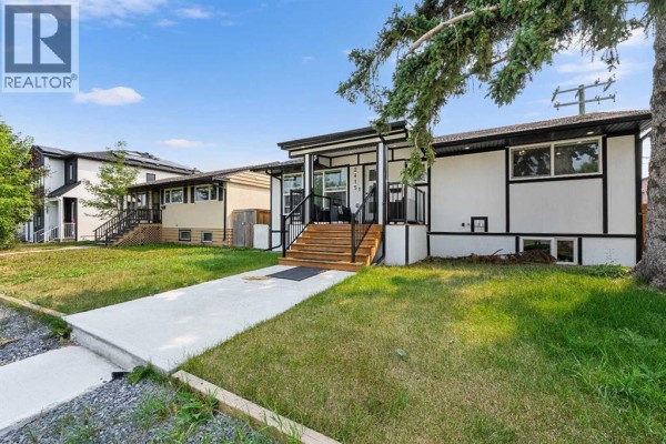 4pc Bathroom - 2415 22 Avenue Sw, Calgary, AB T2T0T1 Photo 2