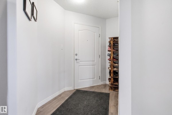 Kitchen - #2415 9357 Simpson Dr Nw, Edmonton, AB T6R0N3 Photo 2