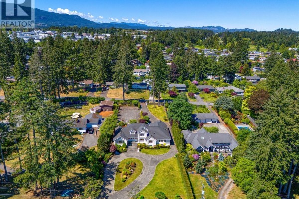2415 Departure Bay Rd, Nanaimo, BC, photo 2