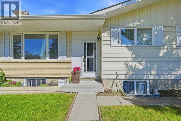 Den - 2415 Vista Crescent Ne, Calgary, AB T2E6J2 Photo 4