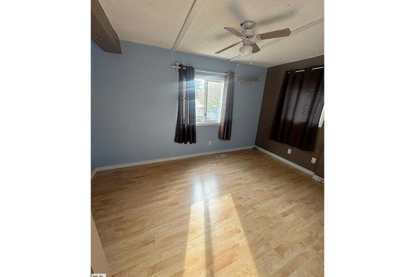 Dining room - 2415 West Oak Wy Nw, Edmonton, AB T5S1T7 Photo 2