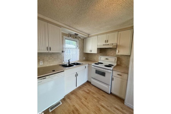 Primary Bedroom - 2415 West Oak Wy Nw, Edmonton, AB T5S1T7 Photo 4