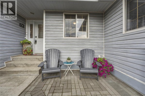 2419 Bradley Drive, Armstrong, BC, photo 2