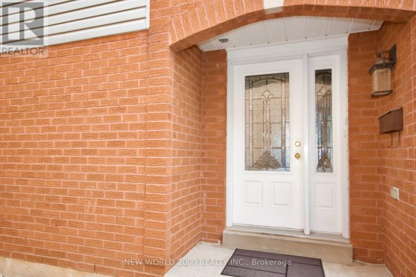2419 Susquehanna Court, Oakville, ON, photo 2