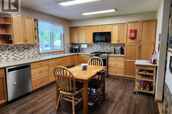 242 Dawson Drive, Faro, YT Y0B1K0 Photo 5