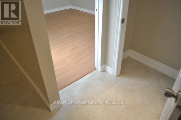 242 Demaine Crescent, Richmond Hill, ON, photo 2