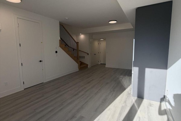 Primary Bedroom - 242 Ellis Avenue, St  Catharines, ON L2P0H2 Photo 4