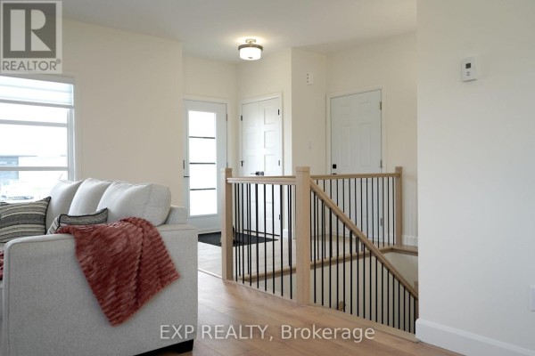 Bedroom 2 - 242 Queen Street, North Dundas, ON K0C1H0 Photo 5