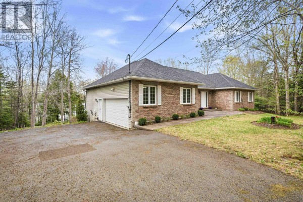 Family room - 242 Sandwick Drive, Hammonds Plains, NS B4B1V9 Photo 3