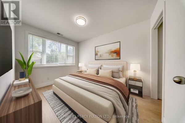 Bedroom 2 - 242 Simcoe Avenue, Georgina, ON L4P2H8 Photo 4