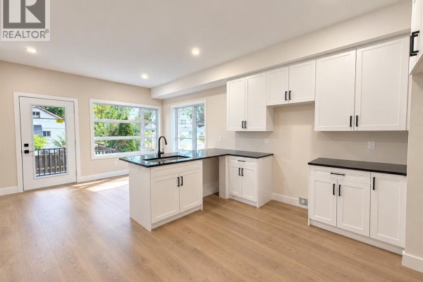 2420 Bernard, Windsor, ON, photo 3