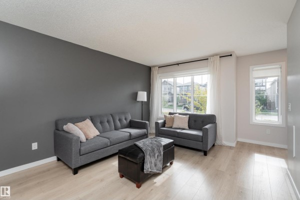 Primary Bedroom - 2420 Trumpeter Wy Nw, Edmonton, AB T5S0R9 Photo 4