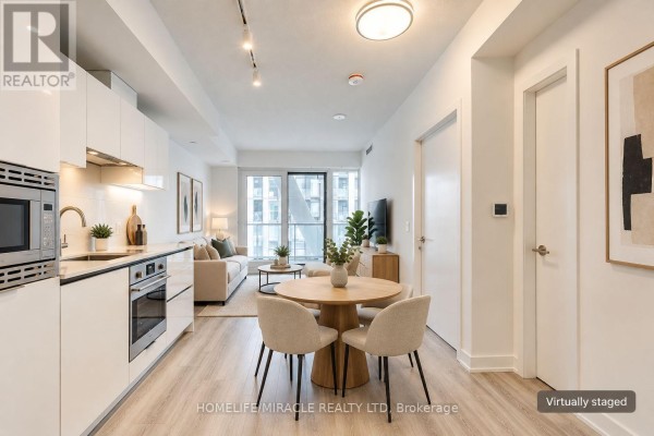 2421 - 230 Simcoe Street, Toronto, ON M5T0G7 Photo 5