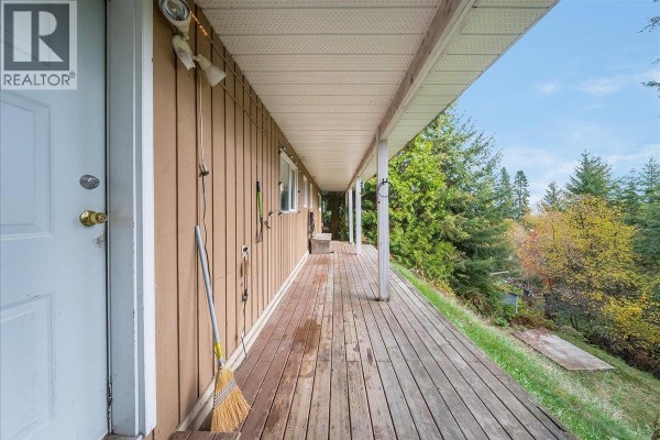 2421 12th Avenue, Castlegar, BC, photo 3