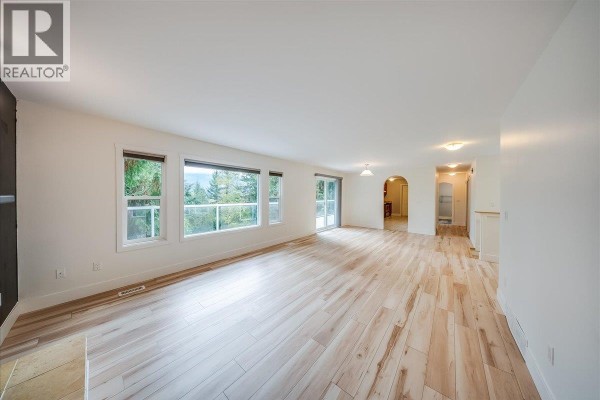 Bedroom - 2421 12th Avenue, Castlegar, BC V1N4A9 Photo 4