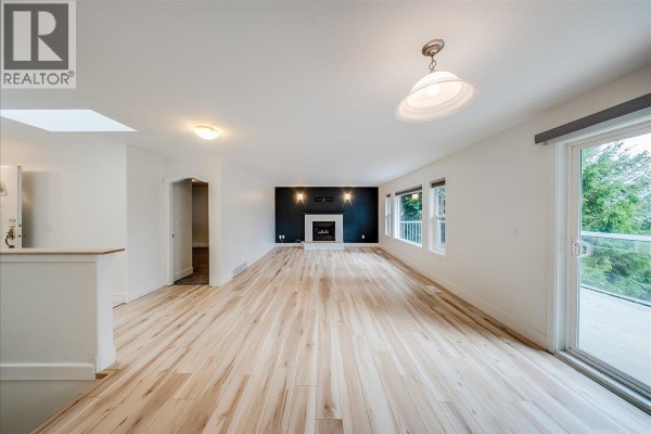 Kitchen - 2421 12th Avenue, Castlegar, BC V1N4A9 Photo 5
