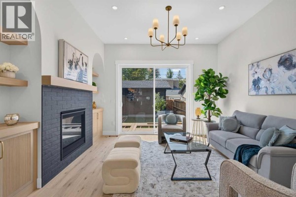 Living room - 2421 32 Street Sw, Calgary, AB T3E2R6 Photo 4