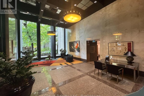 2423 - 33 Harbour Square, Toronto, ON M5J2G2 Photo 4