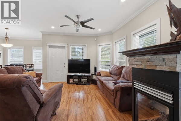 24230 104 Avenue, Maple Ridge, BC V2W0E4 Photo 3