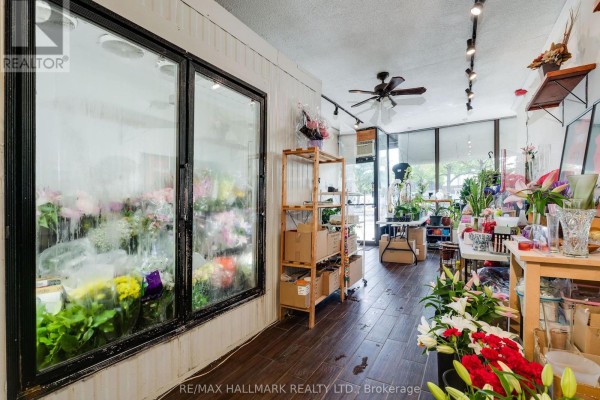 2424 Danforth Avenue, Toronto, ON M4C1K9 Photo 5