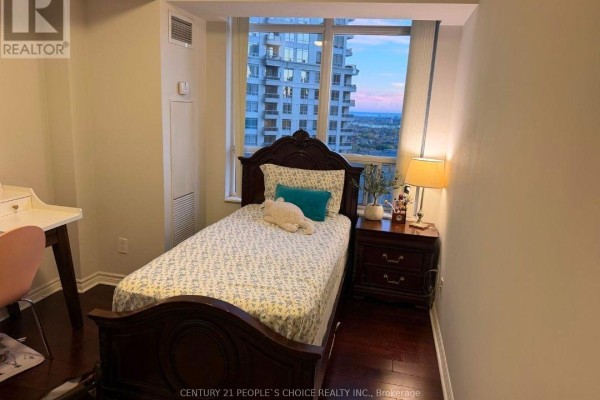 Bedroom 2 - 2425 - 3888 Duke Of York Boulevard, Mississauga, ON L5A4P5 Photo 5