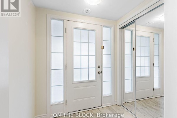 Kitchen - 2425 Fall Harvest Crescent, Pickering, ON L1X0G1 Photo 4