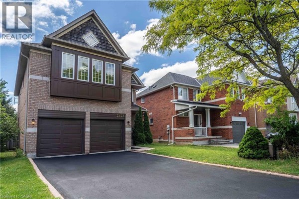 2425 Nichols Drive, Oakville, ON, photo 2