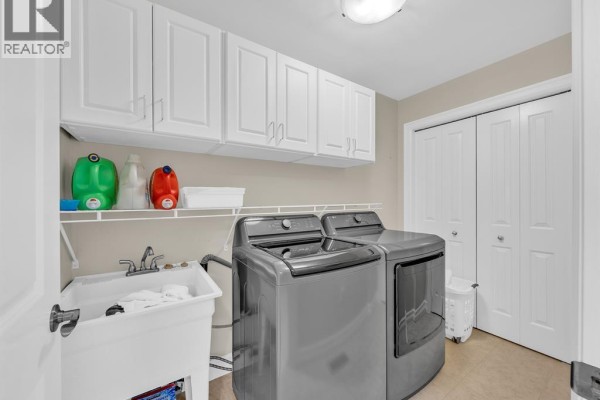 3pc Bathroom - 2425 Skinner, Lasalle, ON N9H2R5 Photo 4