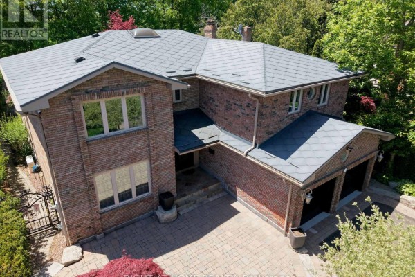 2428 Old Carriage Road, Mississauga, ON L5C3G4 Photo 2