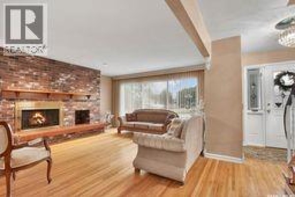 2429 Cumberland Avenue S, Saskatoon, SK S7J1Z8 Photo 4