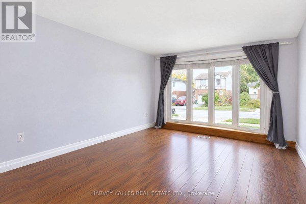 Primary Bedroom - 2429 Overton Drive, Burlington, ON L7P4B6 Photo 4