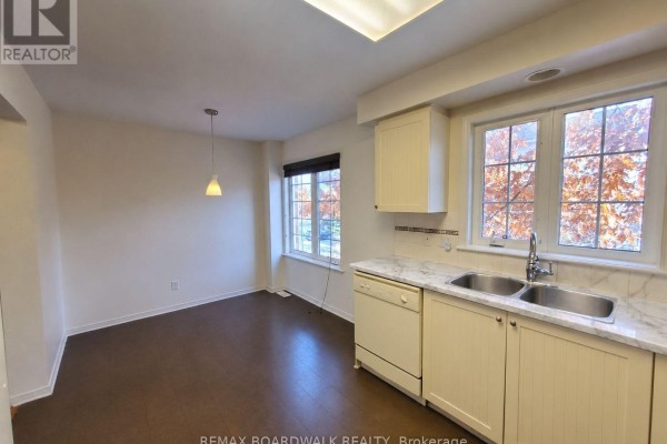 243 - 90 Edenvale Drive, Ottawa, ON K2K3N8 Photo 5