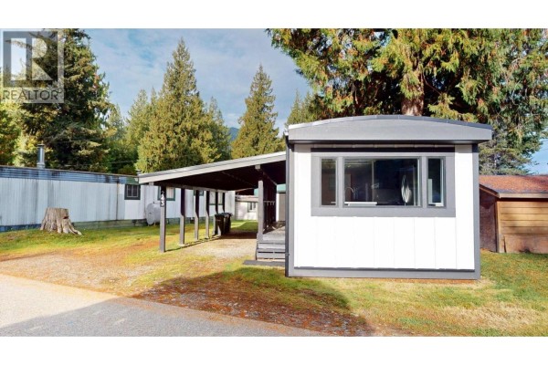 243 1830 Mamquam Road, Squamish, BC V0N1T0 Photo 2