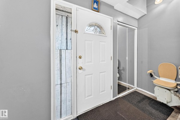 Kitchen - 243 Abbotsfield Rd Nw, Edmonton, AB T5W4S9 Photo 3
