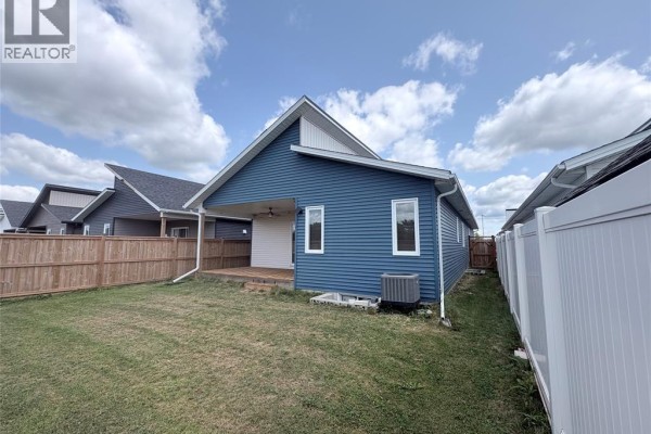 3pc Ensuite bath - 243 Manning Drive, Chatham, ON N7M0S5 Photo 5