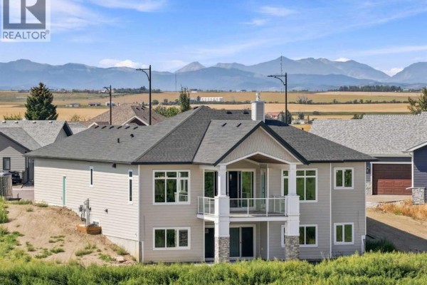 4pc Bathroom - 243 Red Tail Ridge Se, High River, AB T1V0J8 Photo 3