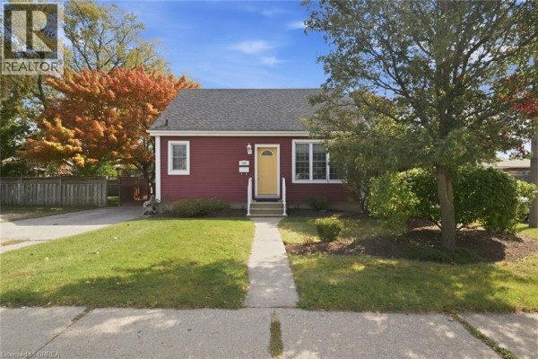 3pc Bathroom - 243 Sydenham Street, Brantford, ON N3R3Z6 Photo 2