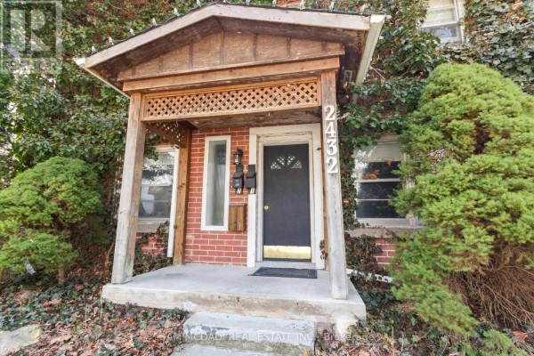 Kitchen - 2430 - 2432 First Street, Burlington, ON L7R1C6 Photo 2