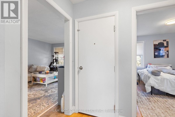 Bedroom - 2430 - 2432 First Street, Burlington, ON L7R1C6 Photo 5