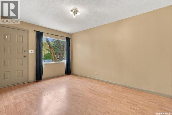 Bedroom - 2430 Mcdonald Street, Regina, SK S4N2Z3 Photo 2