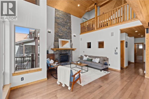 Primary Bedroom - 2431 Fairways Drive, Sun Peaks, BC V0E5N0 Photo 4