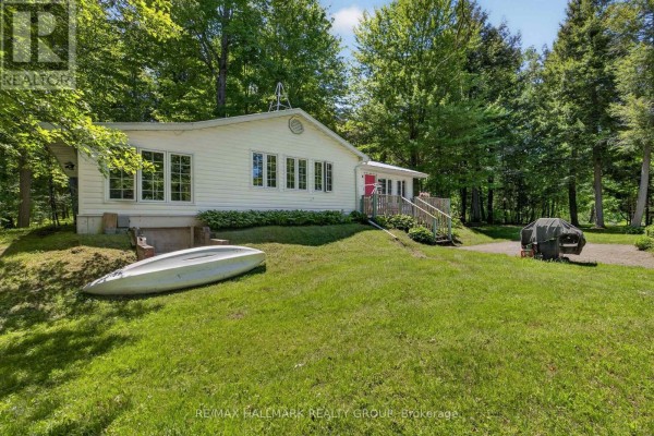 Sunroom - 2432 Bathurst 2nd Concession, Tay Valley, ON K7H3C9 Photo 3