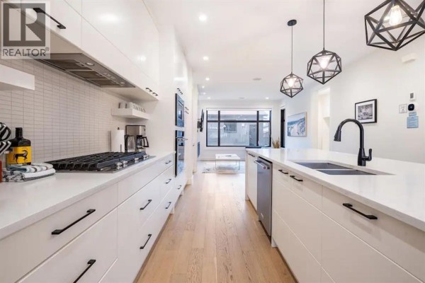 Kitchen - 2433 30 Street Sw, Calgary, AB T3E2L9 Photo 3
