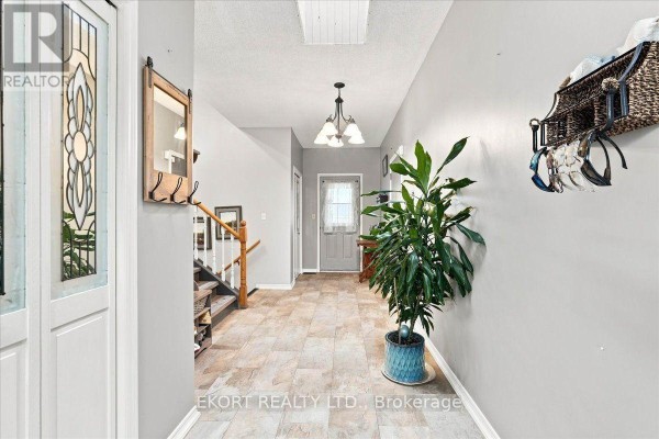 Dining room - 2433 62 Highway, Prince Edward County, ON K0K1G0 Photo 5